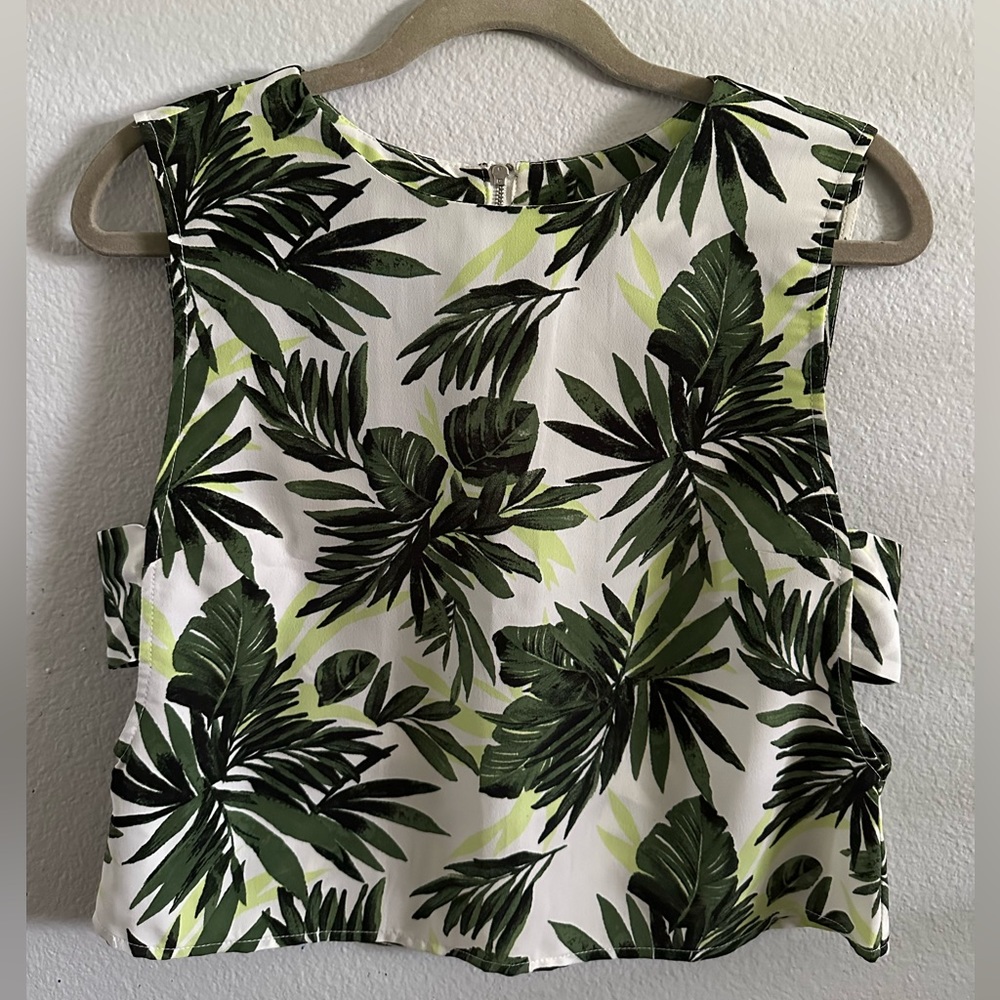 Forever 21 Palm Leaves Cut-Out Crop Top Small